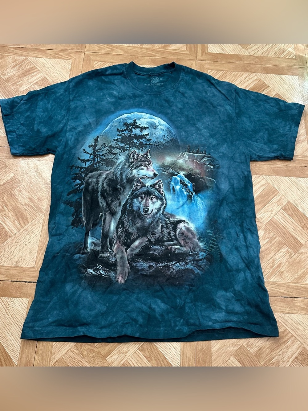 NWOT The Mountain Teal Blue Tie Dye Nature Wolf Pair Graphic Tee